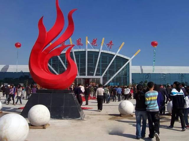 唐山多种多样凤凰花卉仿古家具市场批发